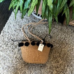 Adorable lucky straw bag NWT